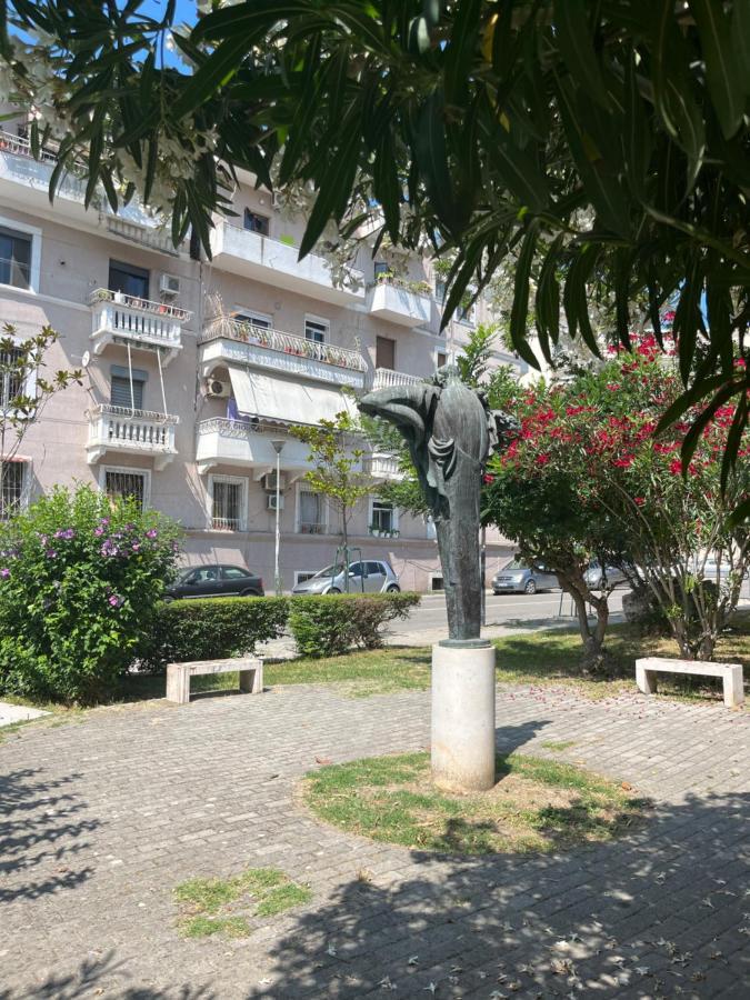 Lukas Apartament Vollga Дуррес Екстер'єр фото