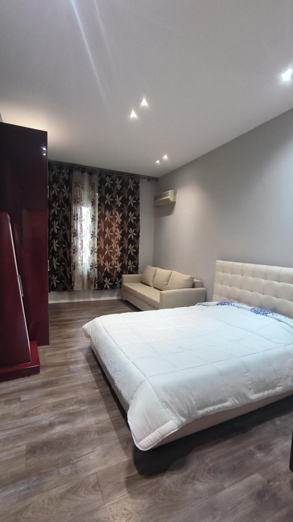 Lukas Apartament Vollga Дуррес Екстер'єр фото
