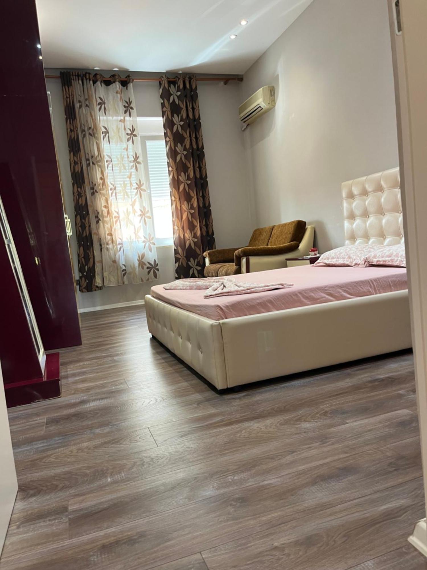 Lukas Apartament Vollga Дуррес Екстер'єр фото