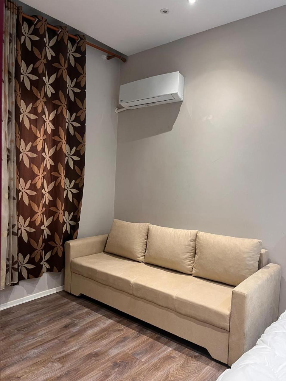 Lukas Apartament Vollga Дуррес Екстер'єр фото