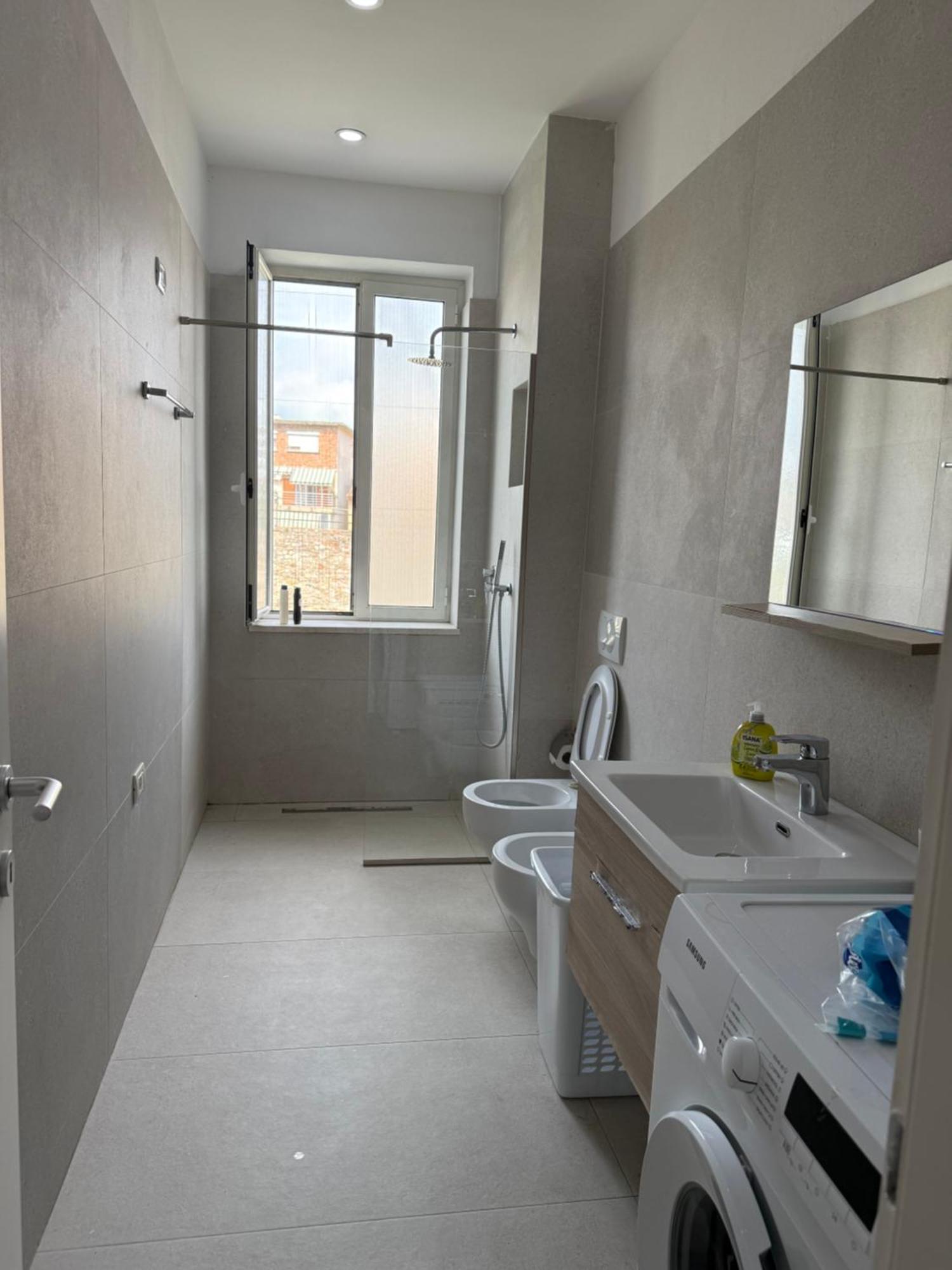 Lukas Apartament Vollga Дуррес Екстер'єр фото