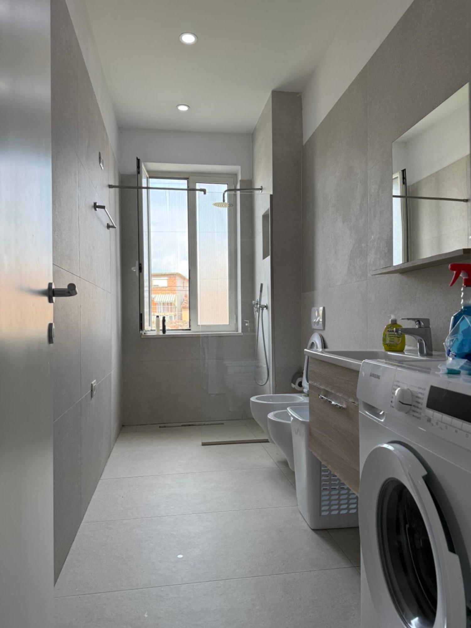 Lukas Apartament Vollga Дуррес Екстер'єр фото