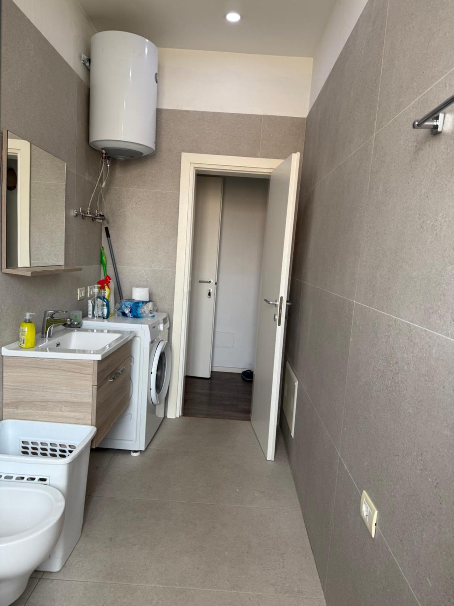 Lukas Apartament Vollga Дуррес Екстер'єр фото